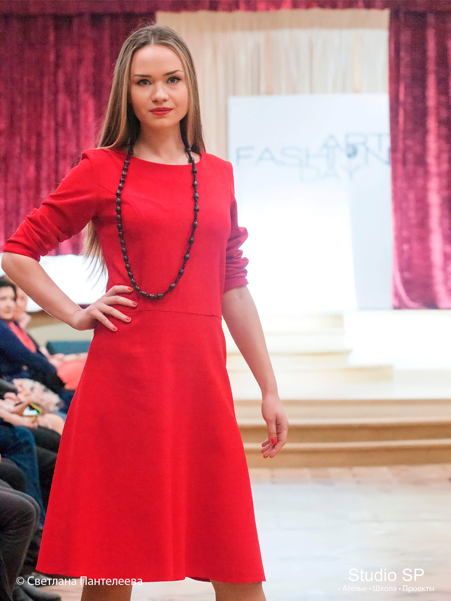 Показ коллекции «Прогулка по городу» на «Art fashion day»