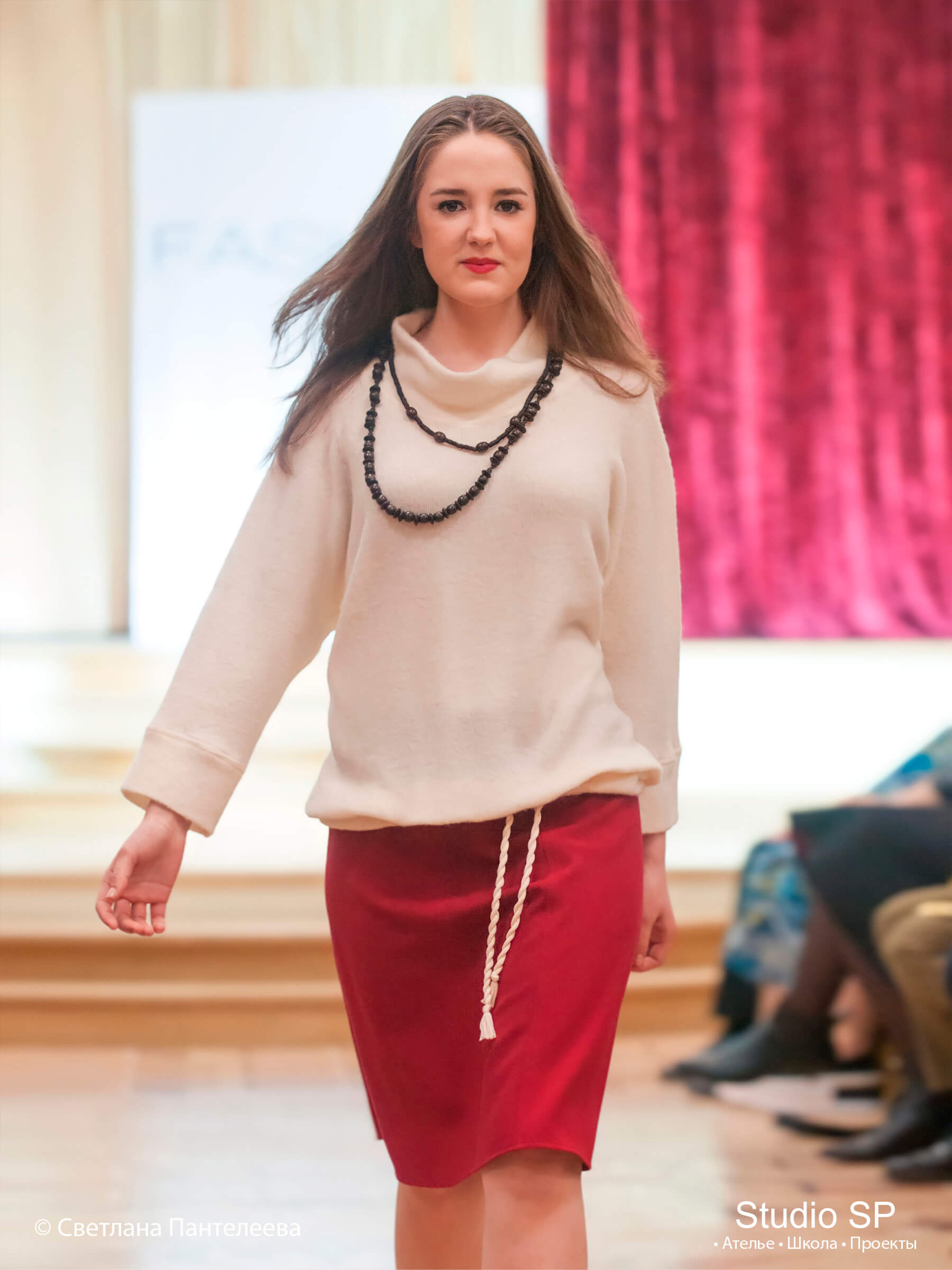 Показ коллекции «Прогулка по городу» на «Art fashion day»
