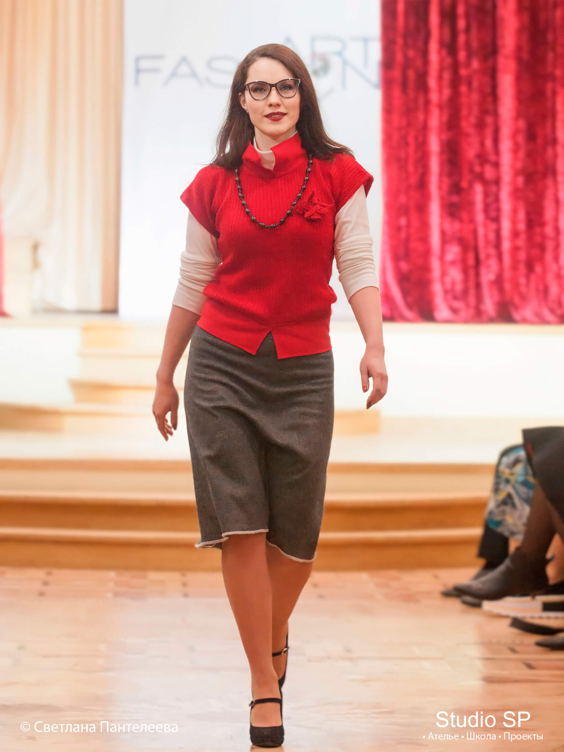 Показ коллекции «Прогулка по городу» на «Art fashion day»