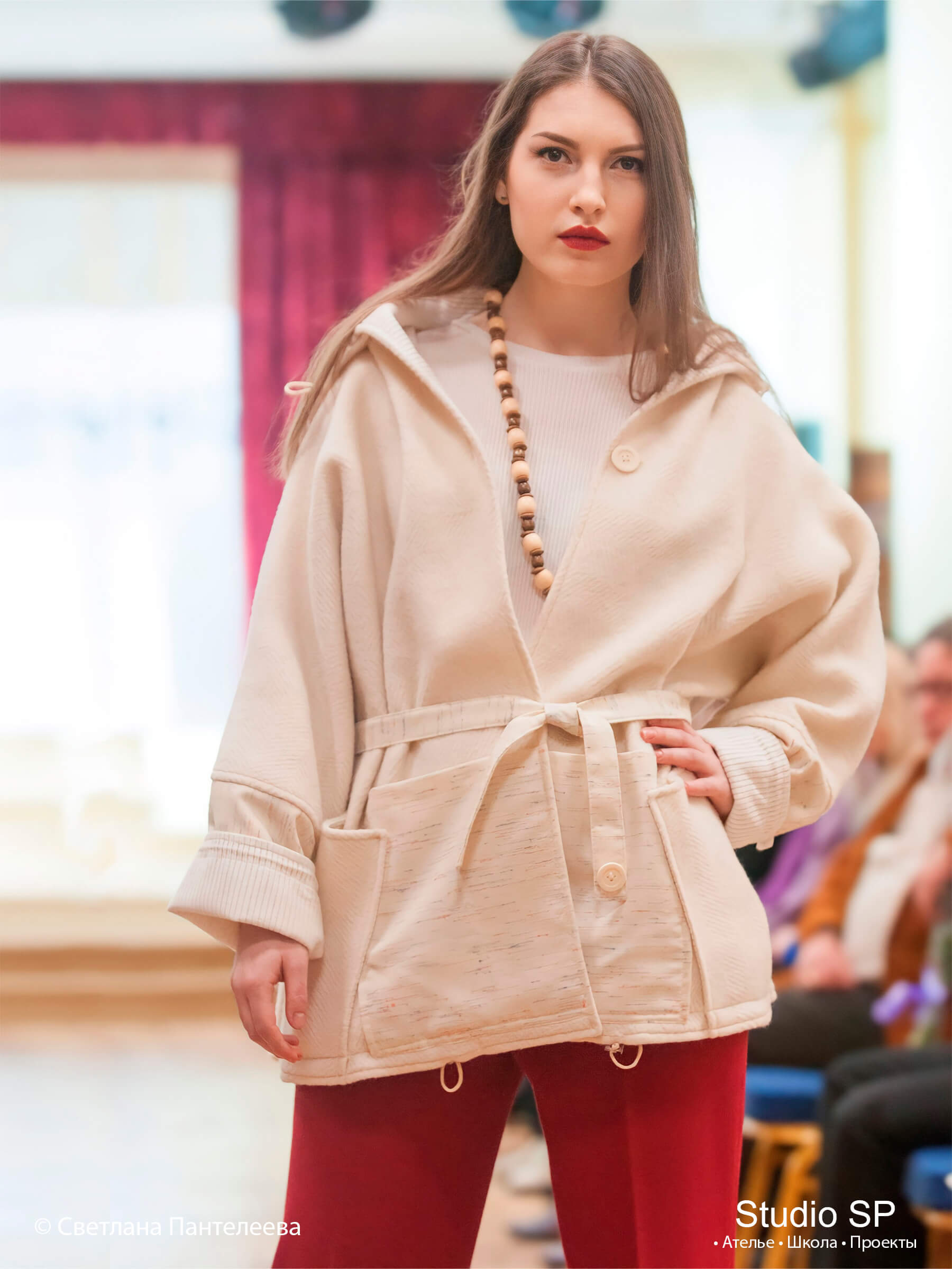 Показ коллекции «Прогулка по городу» на «Art fashion day»
